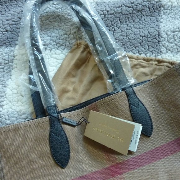 BURBERRY Medium Doodle Canvas Logo Tote Bag - Picture 11 of 15